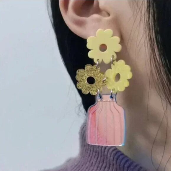 ❤️ FREE Flower Vase Hipster Floral Hippie Art Chic Glam Girly Modern Earrings - Picture 1 of 8